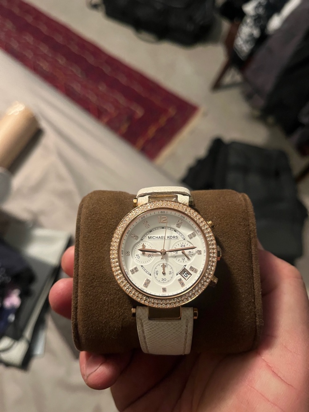 Michael Kors White Leather Strap Watch with Rose Gold Case - Picture 2 of 3